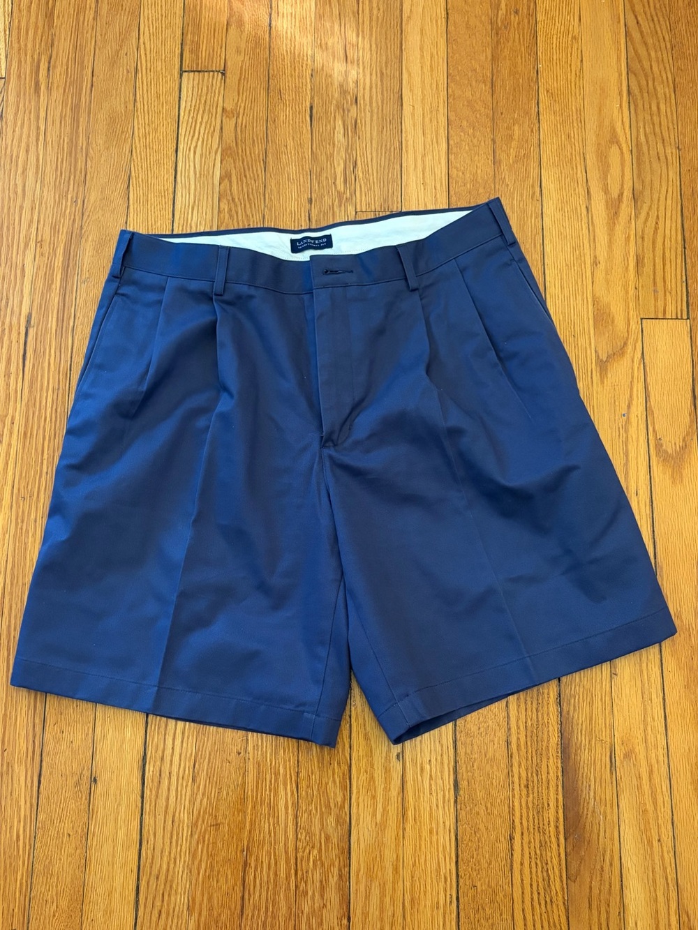 Lands’ End Classic Pleated Men’s Shorts in Navy